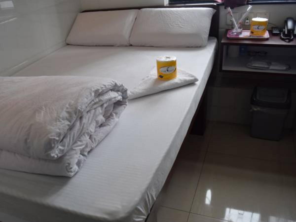 Lily Guest House Цзюлун Экстерьер фото